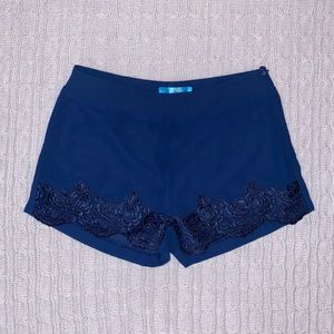 NAVY/BLUE SIDE ZIP SHORTS
